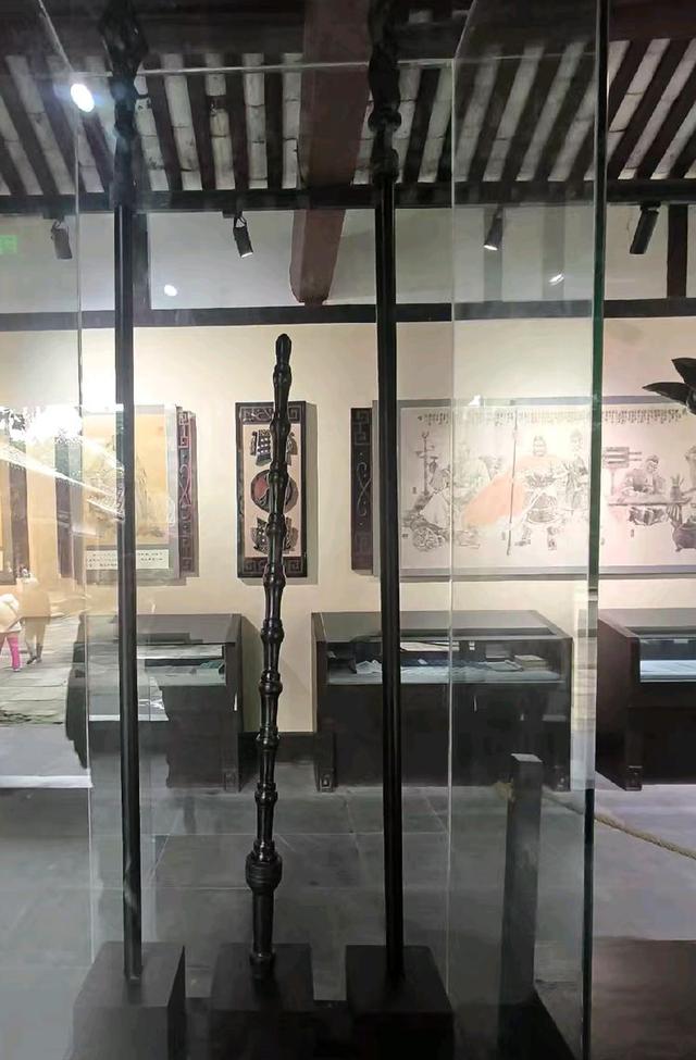 阆中古城里的张飞庙