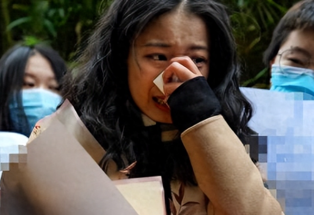 7年前那个诬告朱军“性骚扰”	，让朱军身败名裂的弦子，如今怎样