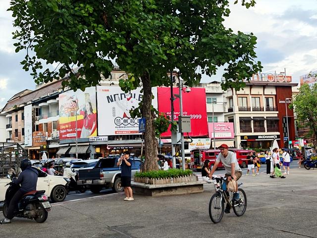 泰国旅游：从塔佩门到清迈古城半日行（图）