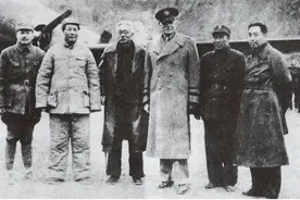 解放战争初期，美军观察组到延安考察，他们对毛泽东的印象如何？图片