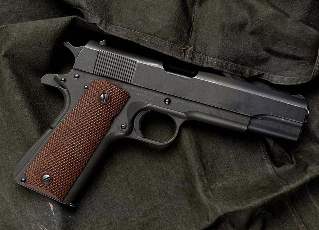 它是美军使用百年的功臣 也是二战半自动神器 至今仍被玩家热捧