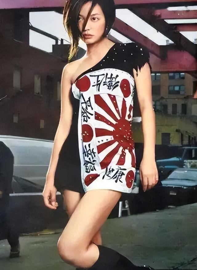 一夜间惨遭封杀！赵薇现状曝光，作恶多端的她被起诉只是家常便饭
