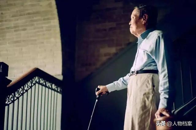 翁帆也没想到，丈夫杨振宁去世后，竟因生前一个举动再次口碑暴涨