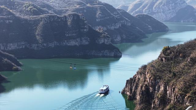 船行碧波上，人在画中游——济源黄河三峡行记