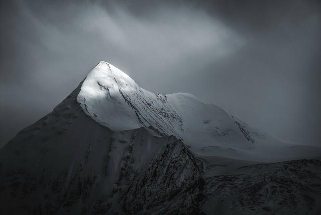《中国国家地理》评出中国最美名山挑战者榜，这9座山上榜！