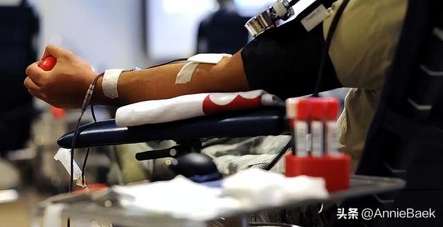 美国富饶又富有，在经济繁荣表象下，普通民众却需靠卖血维生？