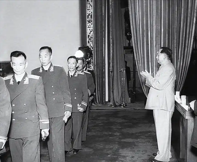 55年授衔时，毛主席知道此人的军衔后大怒：不能总是让老实人吃亏