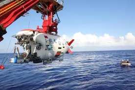 西方工业明珠仅剩2颗？中国网友喊话：西方再不努力皇冠就秃了！图片