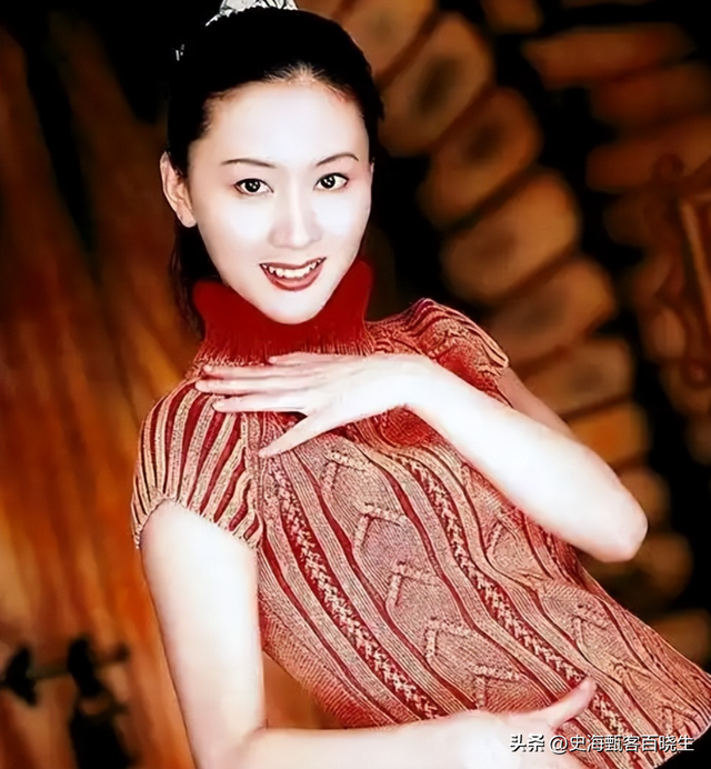 中国第一“模特”汤加丽：走红后丈夫离婚，父亲说丢脸，后来怎样