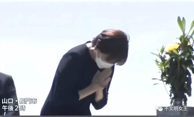 61岁安倍昭恵：丈夫遇刺后搬离婆家，种地疗伤，常去安倍坟前上香