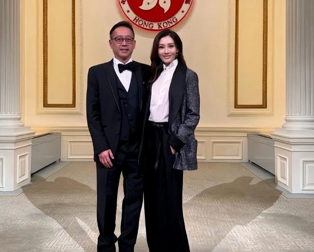14岁已是“人间尤物”，被富豪看中花1亿娶回家，现55岁风韵犹存
