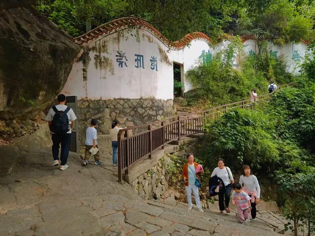 “若得一日闲 山中品千年” 游泉州清源山