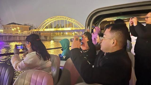 不是游船,是文化方舟!天下收藏&新发展文旅《如意龙湖·船说郑州》