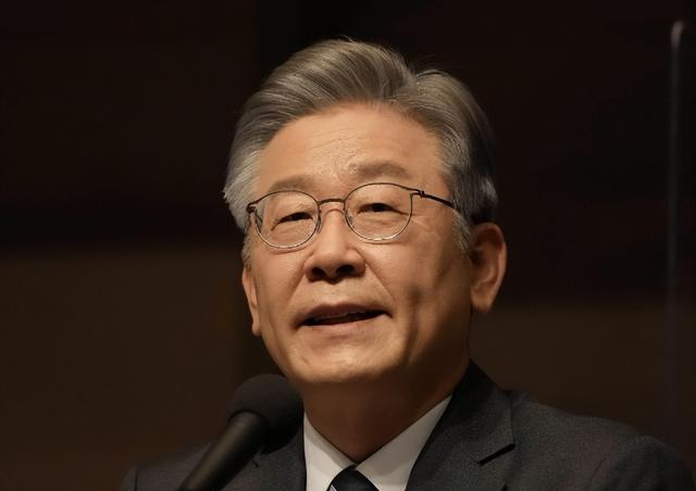 韩国总统不装了？见完特朗普后，李在明明确表态：韩国已无法推行 “安美经中” 策略，中方火速发声提醒