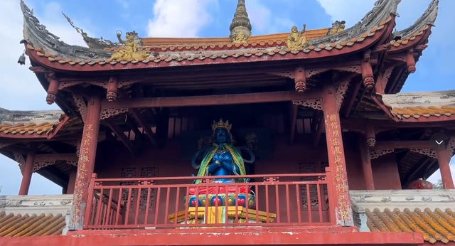 四川令人敬佩的古寺，飞檐翘角古朴古香，金碧辉煌却游客不多
