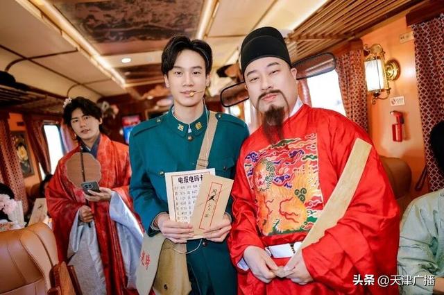 刷爆朋友圈！天津这趟列车太会了！