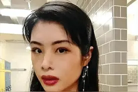 曾经言语辱华的许可馨，高调回国后悄无声息图片