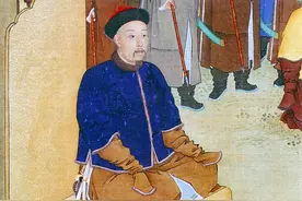 乾隆统治了六十三年，只有八年的首席军机是汉人，其余全是满人图片