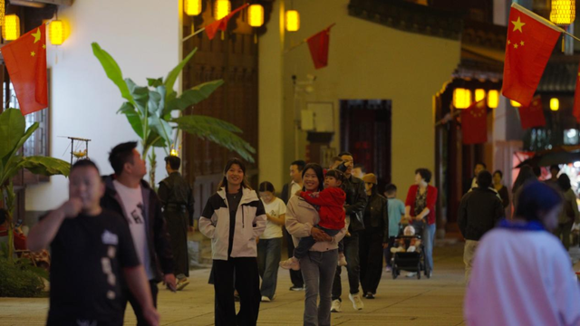 “夜”态万千go嗨，万象街夜夜夜耶！🤟
