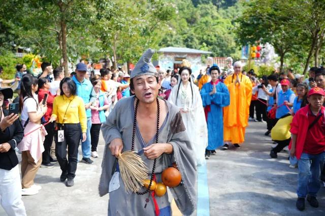 观音山仙侠会现场，“济公”秒变“广东靓仔”，简直是济公本公~