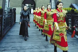 西安古城墙上的“大唐娘子军”图片