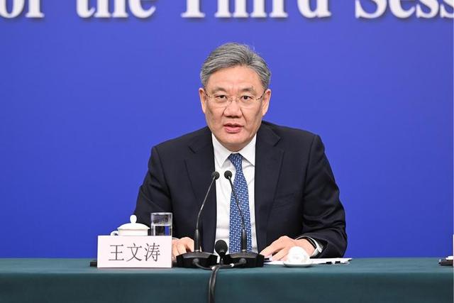 两路人马先后赴美，郑丽文没上大陆，先上美国！到底打的什么牌？