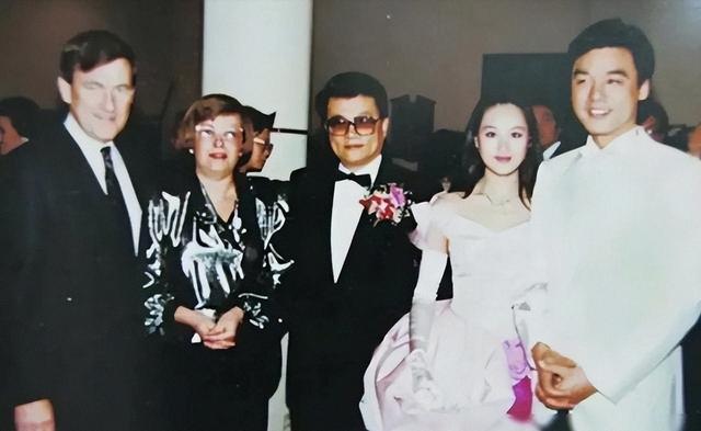 45岁还拍三级片，耗尽两任亿万家产	，62岁直言后悔嫁给钟镇涛