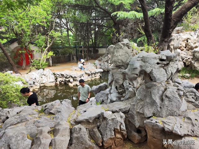 南山公园，烟台人的遛娃胜地，站在山顶的栖云阁看海天一色