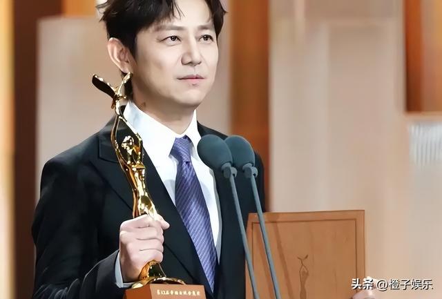 51岁无妻无子、半退休，不再隐瞒身体状况的何炅，给内娱提了个醒