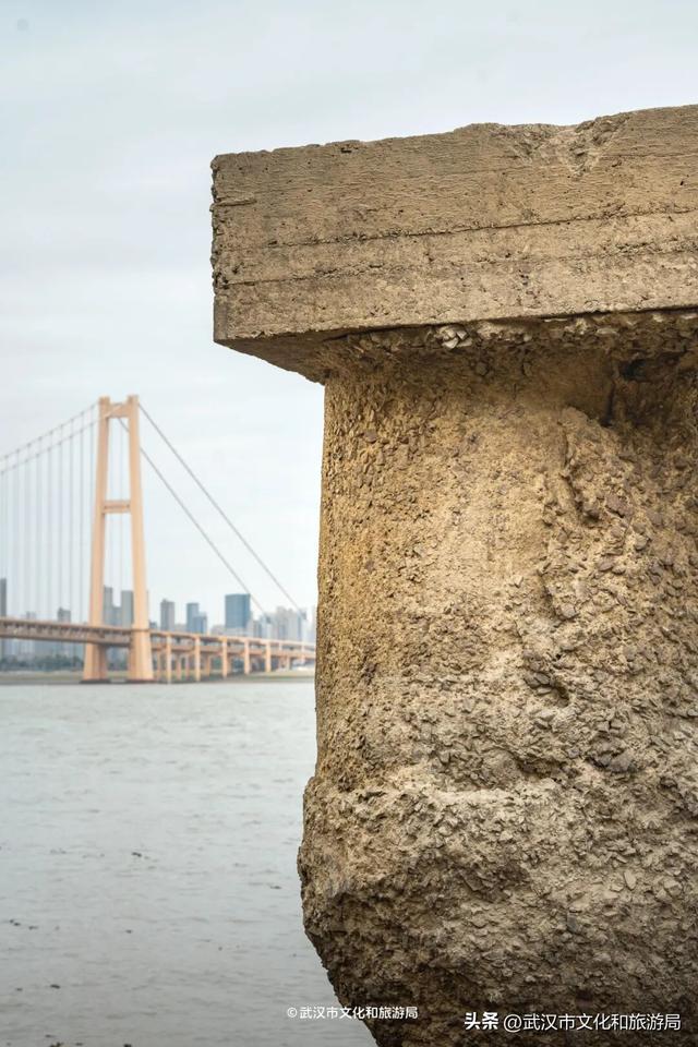 长江水位下降，武汉的秘密藏不住了！