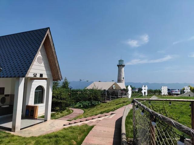 重庆璧山与江津交界处有一大寨，山上很多古迹，璧山八景之一