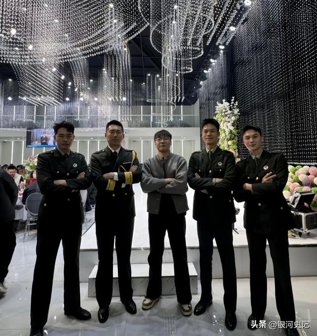 张自轩婚礼现场，新娘很强势两次拒绝他的亲密动作	，岳父实力不菲