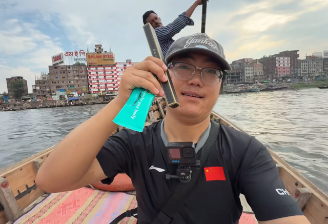 恒河水不能随便喝！中国小伙挑战后，当场呕吐不止，吐槽嘴像粪坑