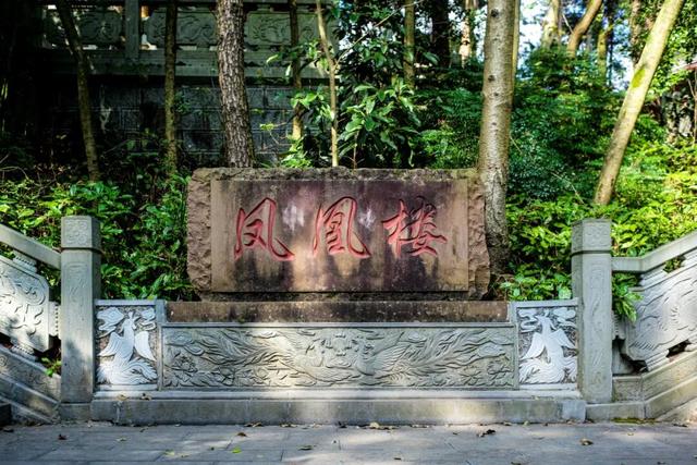 这个“名牌加身”的西南山城，正适合淡季来玩！