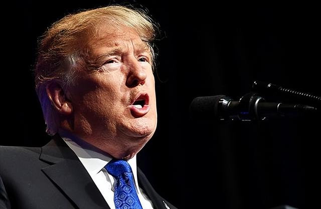 美航母舰队进战位，委电话打到北京，救不救马杜罗？王毅斩钉截铁