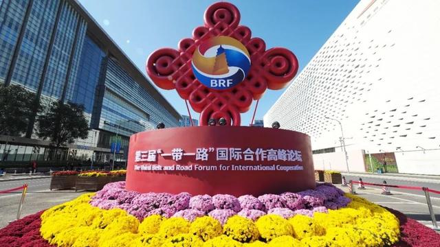 高市早苗拒绝认错，乌克兰派人飞来北京，带来一个中方想要的承诺