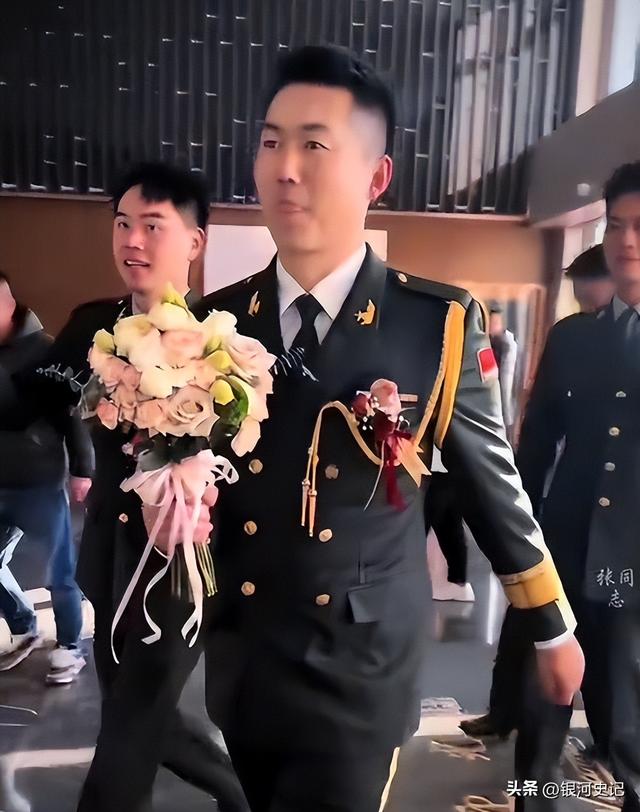 张自轩婚礼现场，新娘很强势两次拒绝他的亲密动作，岳父实力不菲