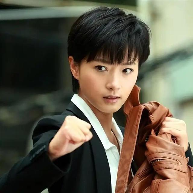 因长的太漂亮，七次拒绝导演“要求”被封杀	，43岁终凭实力拿影后