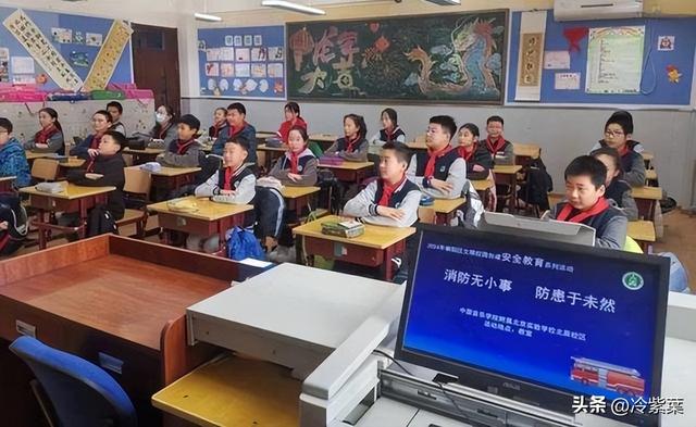 教育部扔下重磅炸弹：2026年开始，全国一律不准再买校外商业试卷