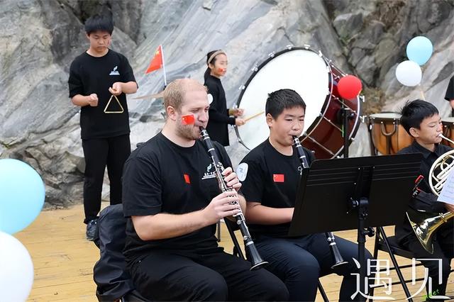 遇见｜矿坑变露天剧场！石窝里“掘”出公共文化空间