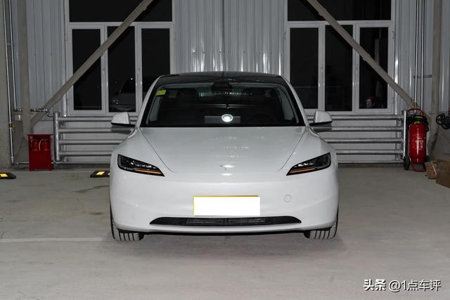 特斯拉官宣降价，续航830km掀翻桌子