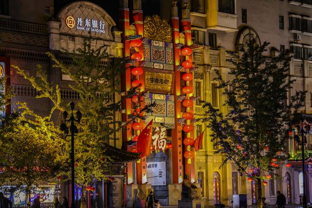 鸭绿江畔，一江两国，辽宁丹东和时光与江潮共舞