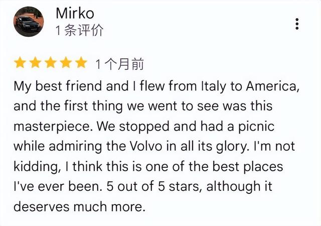 湖面上咋停了辆车，还成热门景点了？几百人来打卡，这得有多闲