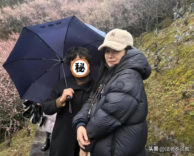 封杀四年，49岁赵薇突传消息，因胃癌去世传闻5个月前就真相大白