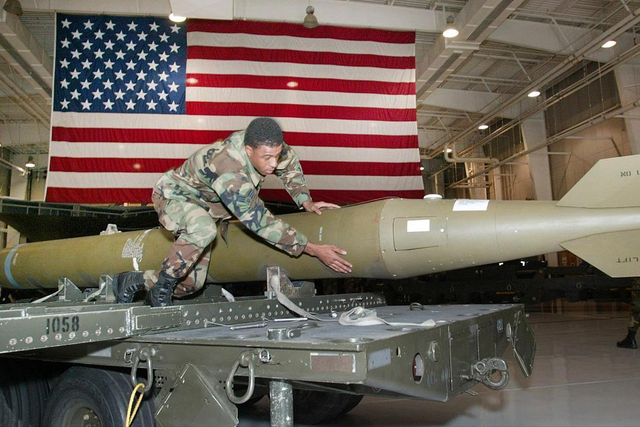 特朗普：台湾问题中国自己解决	，但别让我不高兴，外交部回应亮了