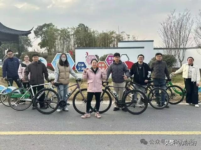 仪征市组织胥浦河绿色骑行活动