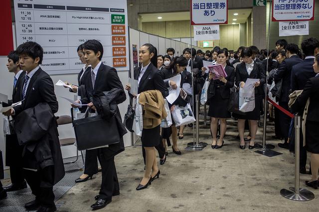 高管群聊讨论造假！会计记录涂改细节触目惊心，日本AI巨头坠落