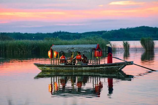 苇梢上的落日，是独属于淄博这里的浪漫！