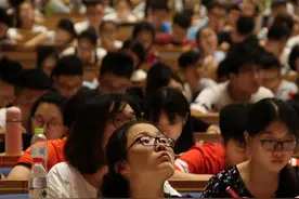 二本毕业生都干啥了？主要集中在这4类工作，三本生：大家差不多图片