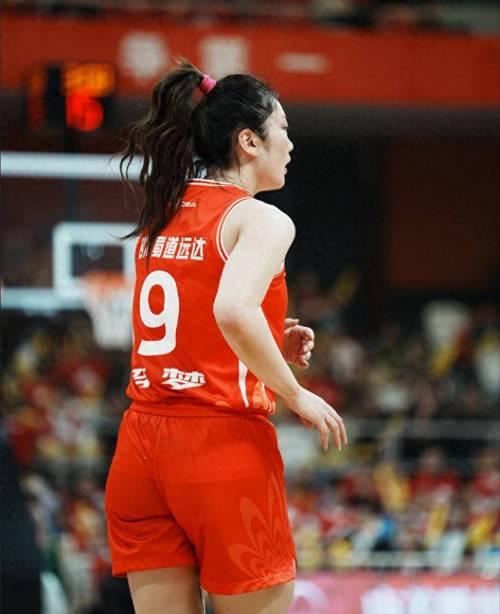细数李梦的“五宗罪”：她的五个“不懂事”，撕开了体育圈的伪善